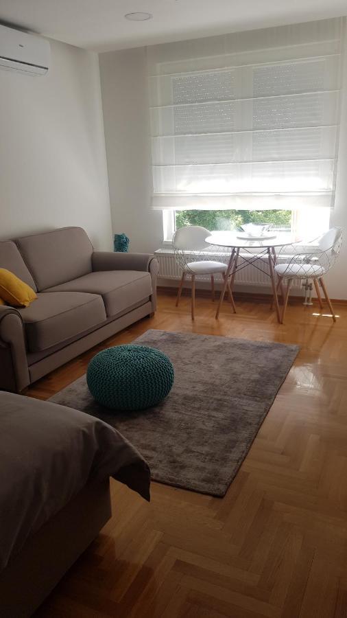 Apartment S & F