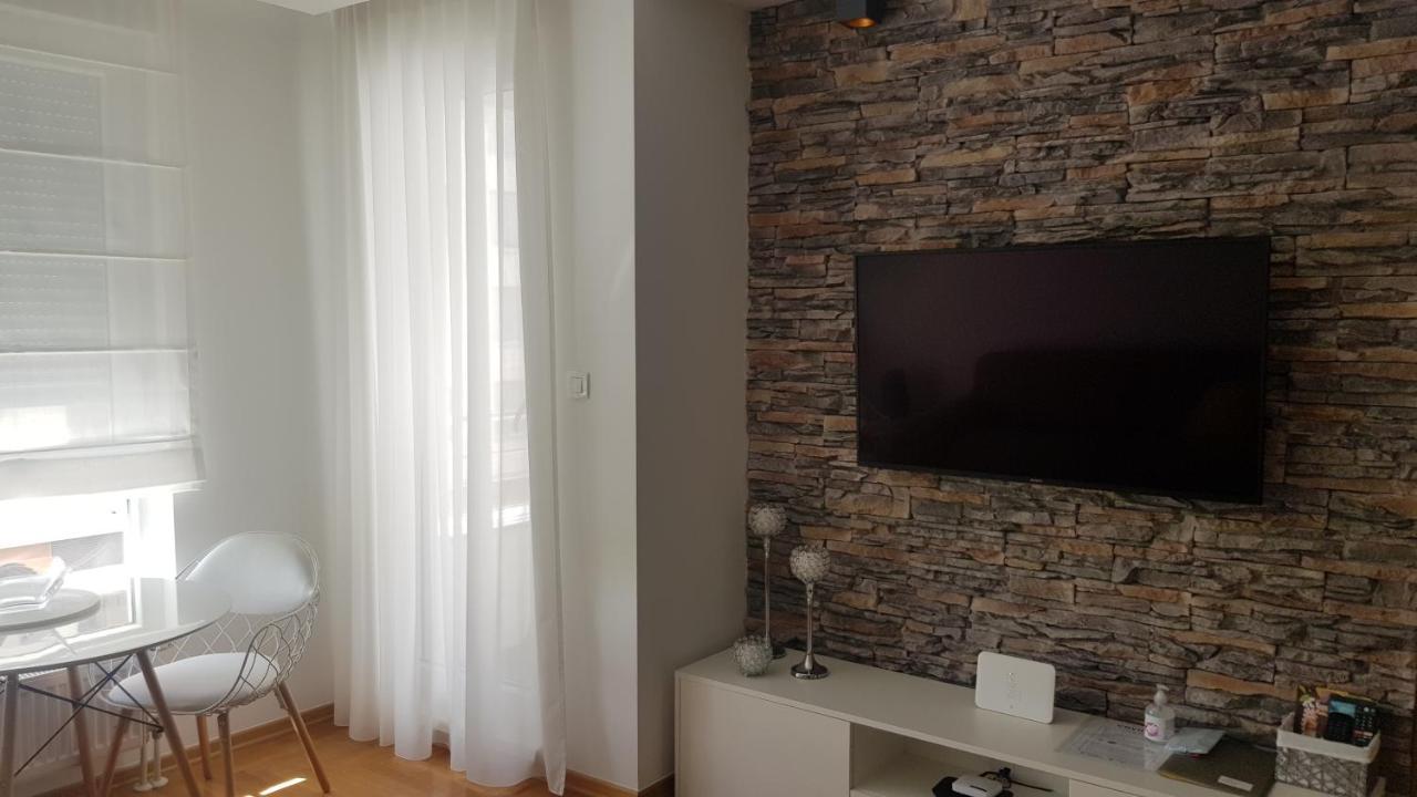 S & F Apartment